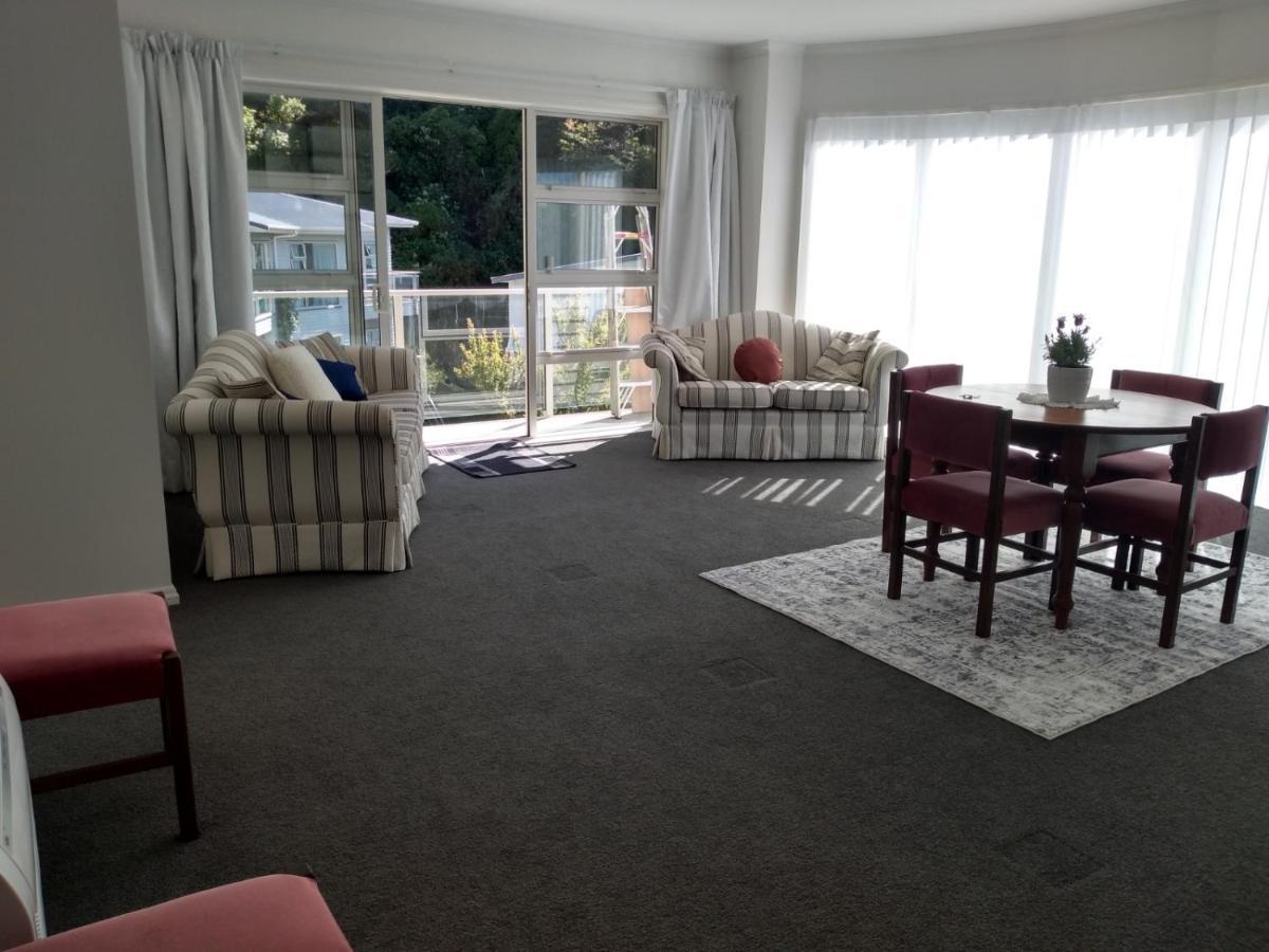 Quiet Location With View And Public Transport Apartment Уелингтън Екстериор снимка