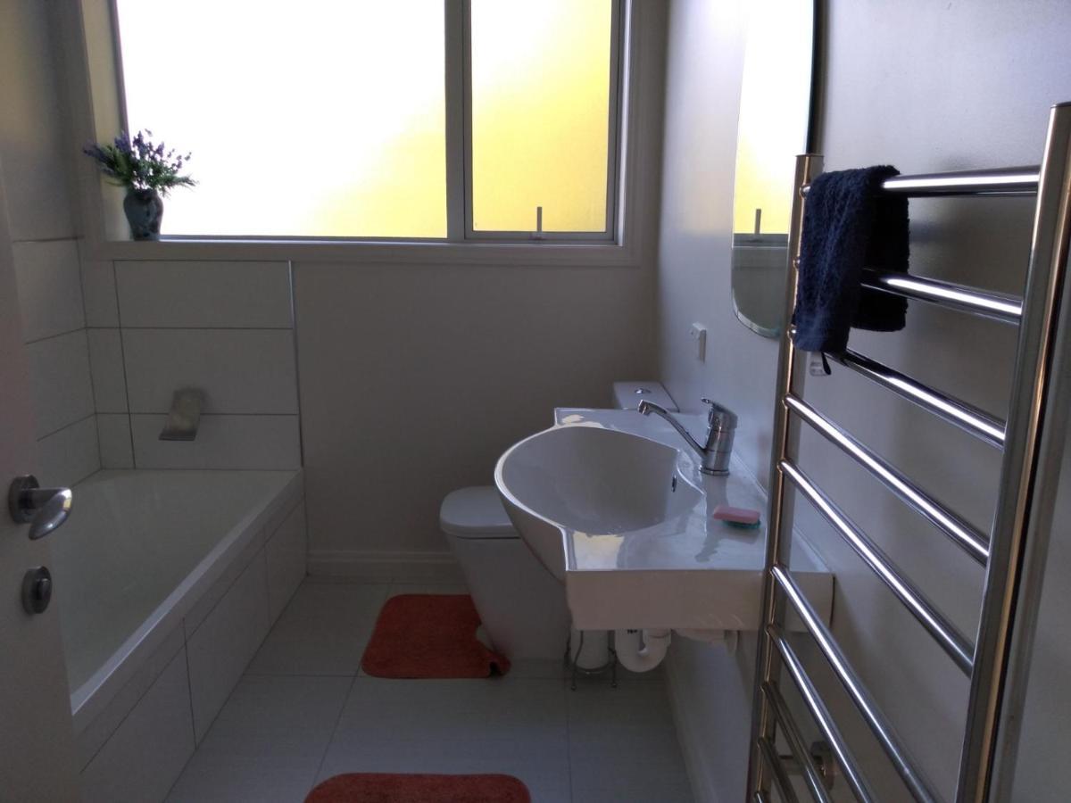 Quiet Location With View And Public Transport Apartment Уелингтън Екстериор снимка